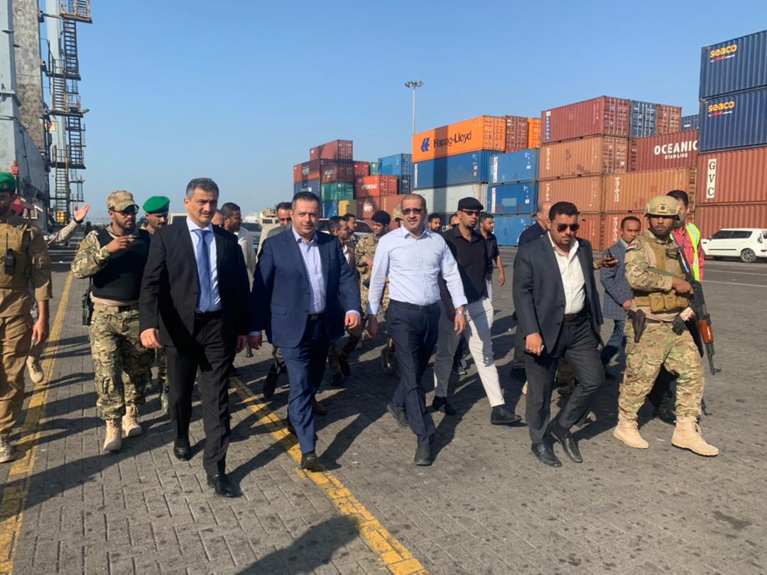 دولة رئيس الوزراء في زيارة لمحطة عدن للحاويات